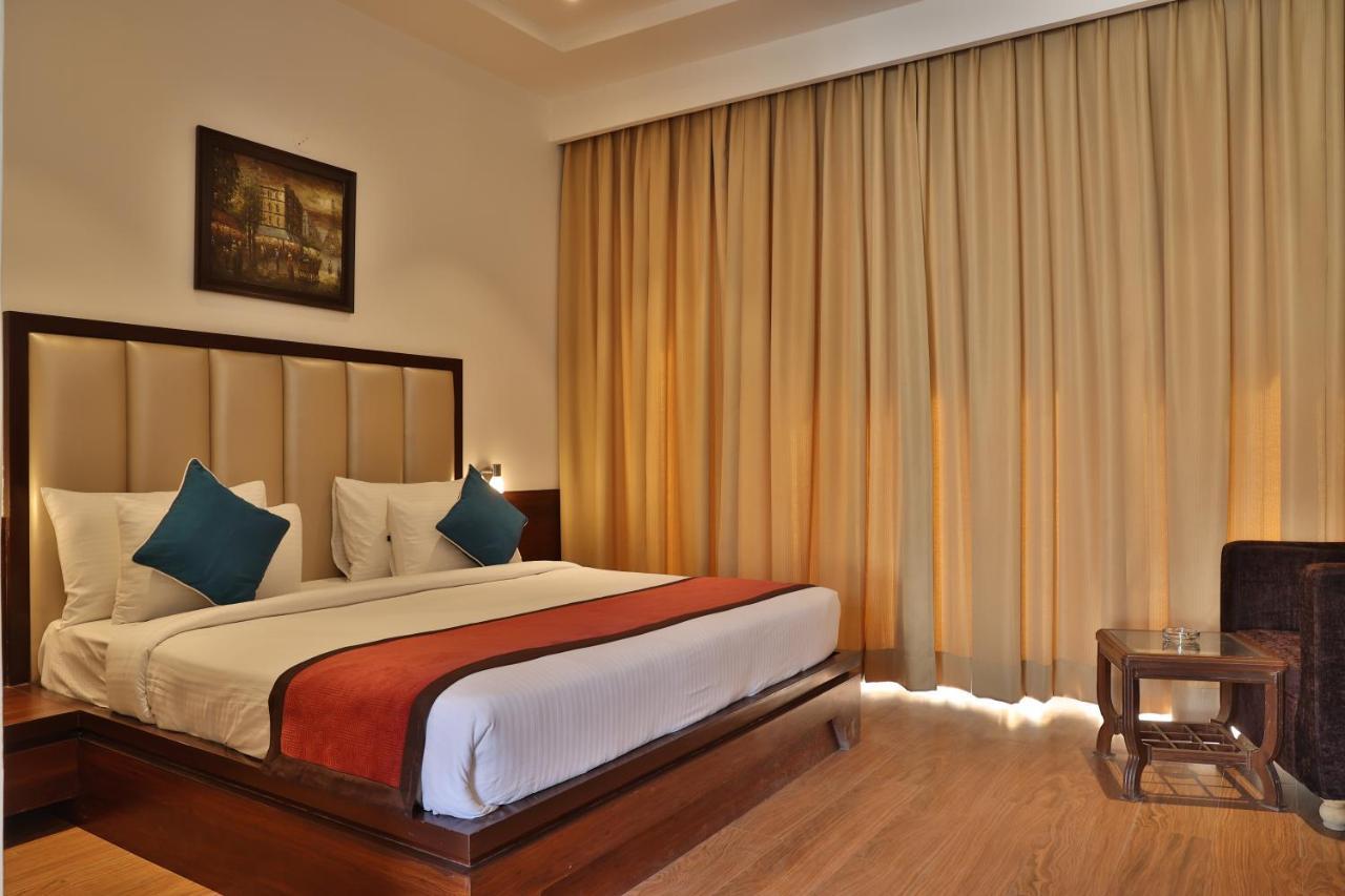 Mannat Resort Paota Prāgpura Eksteriør billede