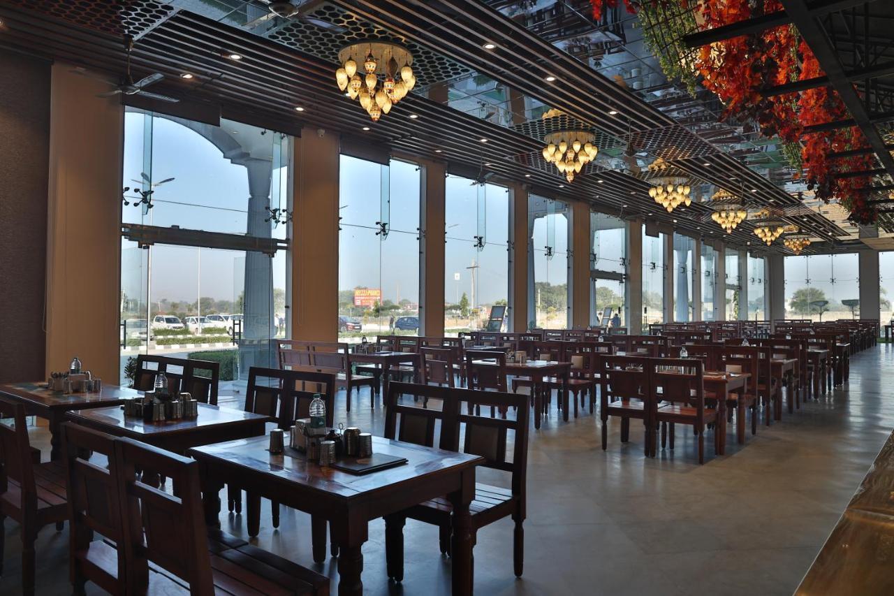 Mannat Resort Paota Prāgpura Eksteriør billede