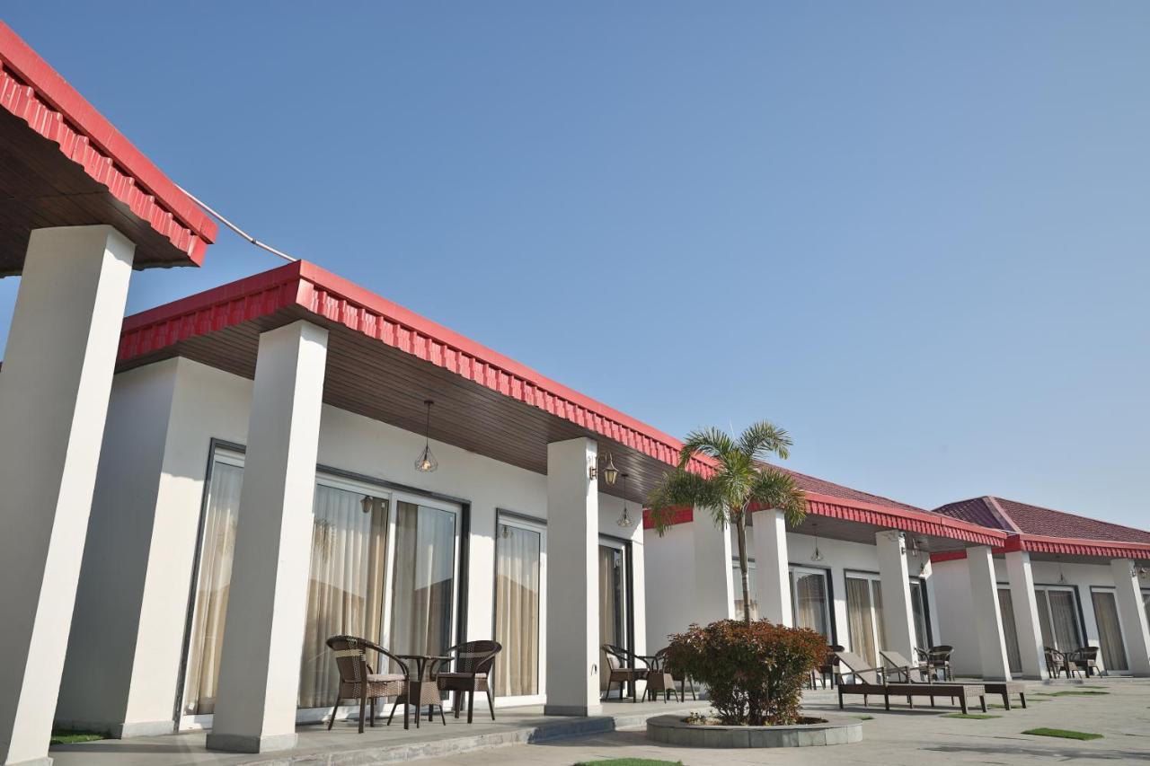 Mannat Resort Paota Prāgpura Eksteriør billede